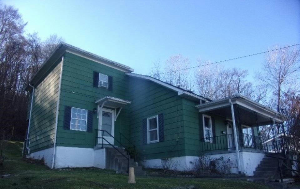 404 SYCAMORE ST, GREENUP, KY 41144, photo 1 of 11